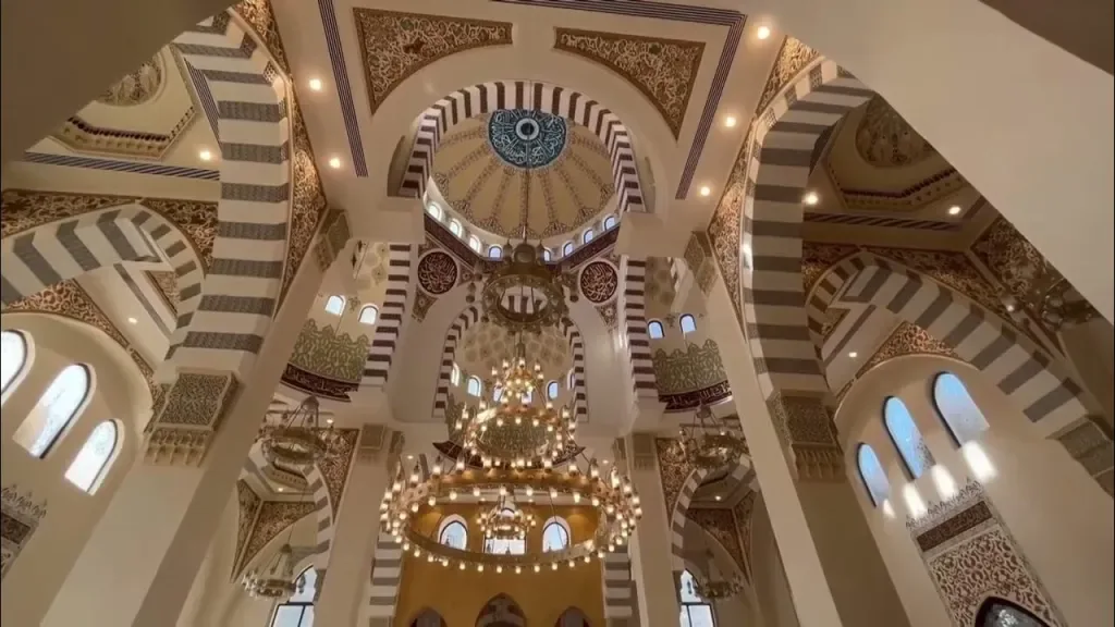السعودية تفتتح أول مسجد في العالم بُني بتقنية الطباعة ثلاثية الأبعاد - صورة 2