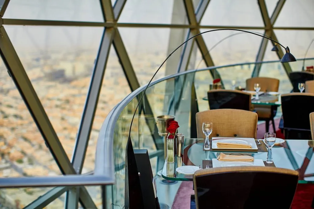 5 مطاعم قريبة من برج الفيصلية – جدة - صورة 3