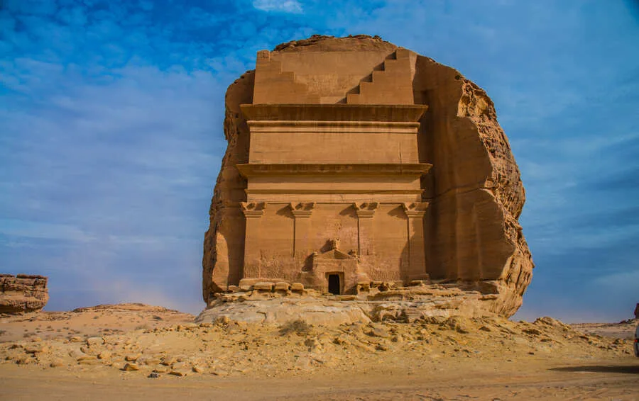 اكتشف جواهر المدينة المنورة: أنشطة لا تفوتك أثناء العمرة - صورة 2