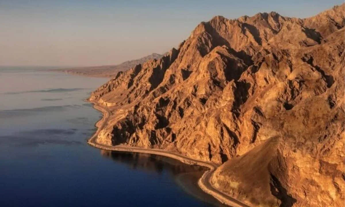 نيوم تعلن عن وجهة سياحية جديدة «مقنا»