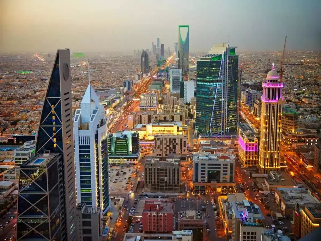 إيرادات السياحة في السعودية وصلت إلى 120 مليار دولار في 2023