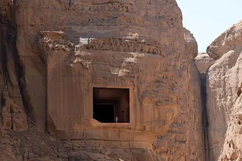 ولي العهد السعودي الأمير محمد بن سلمان يزور مشروع منتجع شرعان في العلا