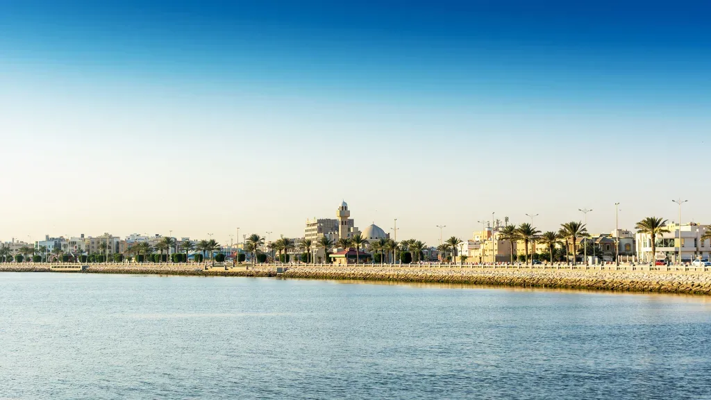متى يمكنك زيارة الدمام؟