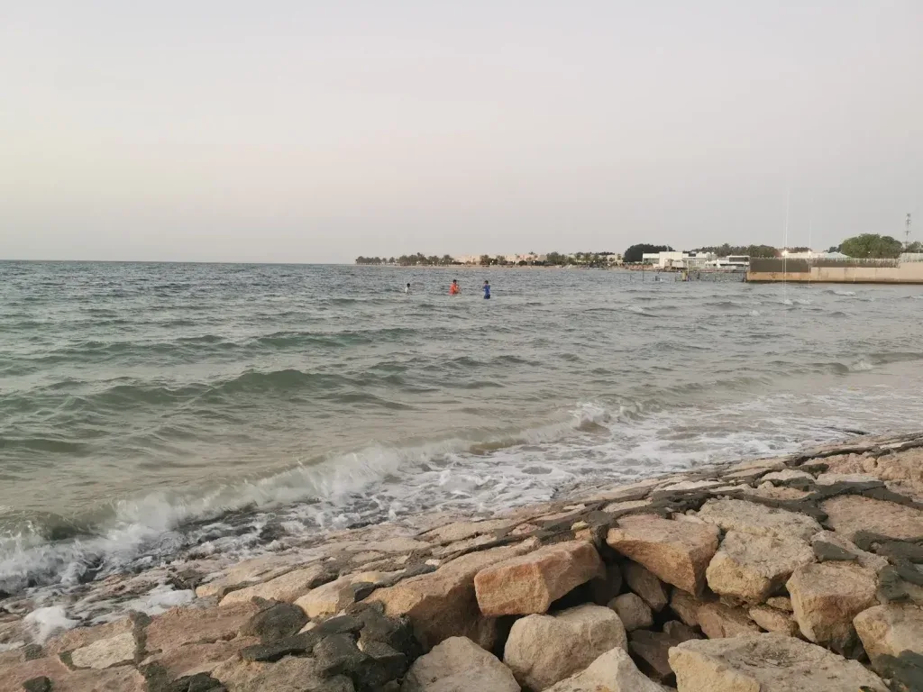 دليلك الشمال لـ كورنيش رأس تنورة - صورة 2