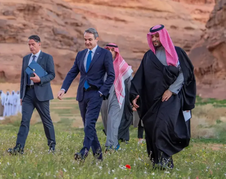 أبرز المعلومات عن قصة بشت ولي العهد