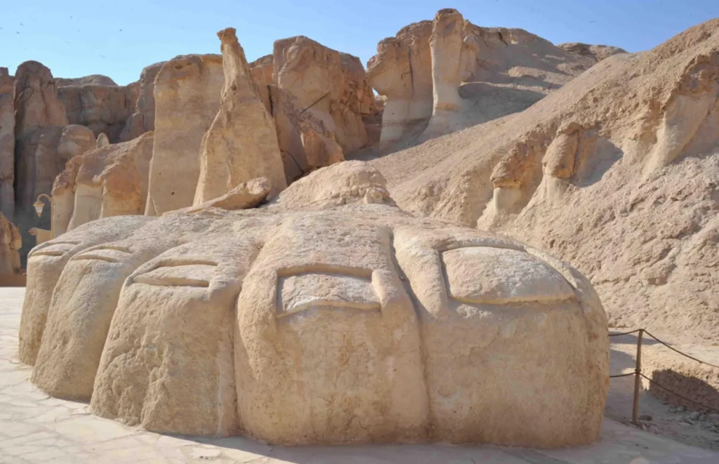 دليل جبل القارة الأحساء 2025: المعالم السياحية والمغارات الطبيعية