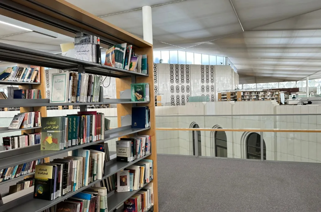 مكتبة الملك فهد الوطنية بالرياض: تحفة معمارية وثقافية