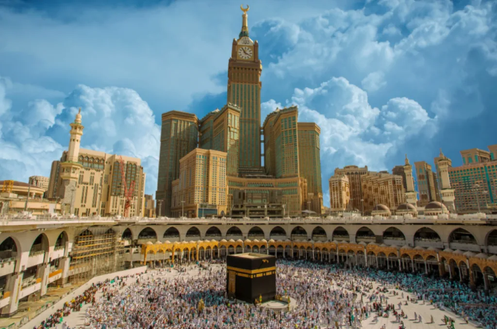 موسم العمرة 2026 مستمر في السعودية رغم الحرب