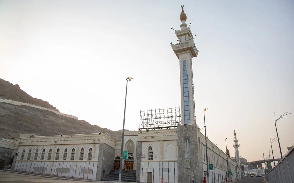 استعدادات مكثفة في مسجد الخيف لاستقبال حجاج يوم التروية في موسم الحج