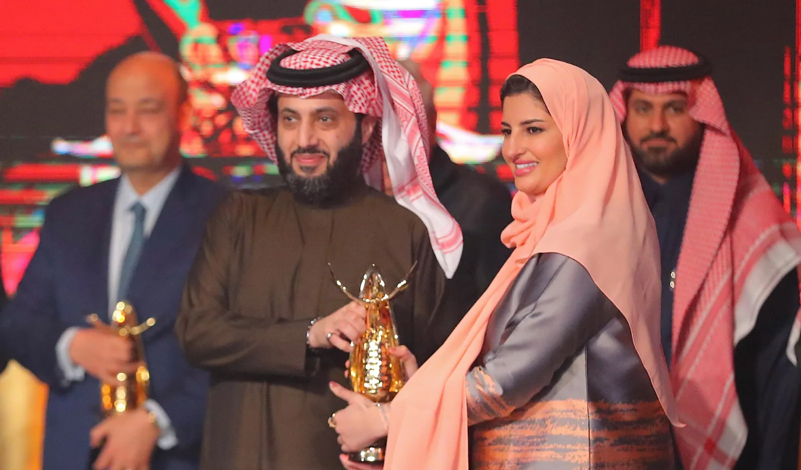 سيدة الأعمال حنان السماري في سطور - صورة 2
