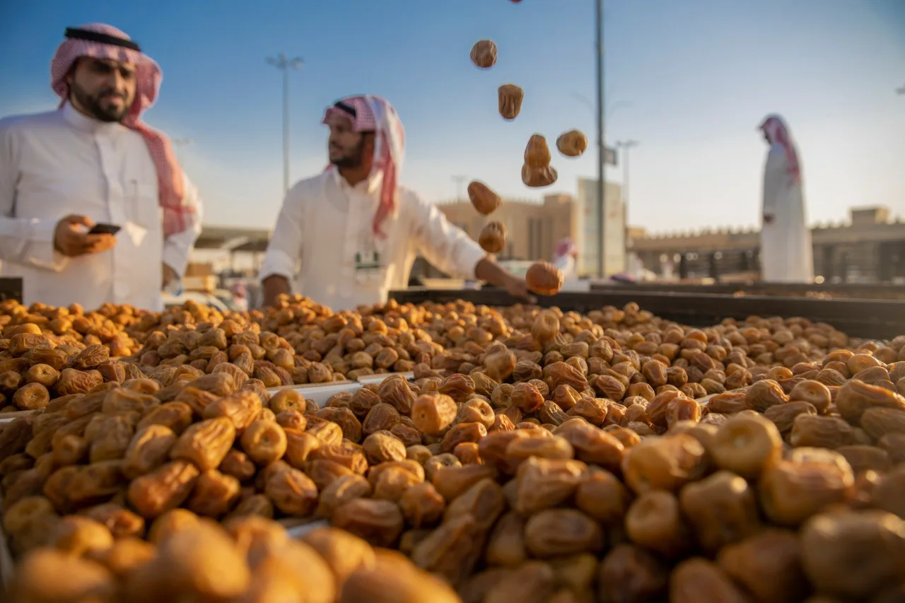 دليل التمور السعودية 2026: أشهر الأنواع وفوائدها وأفضل أماكن الشراء