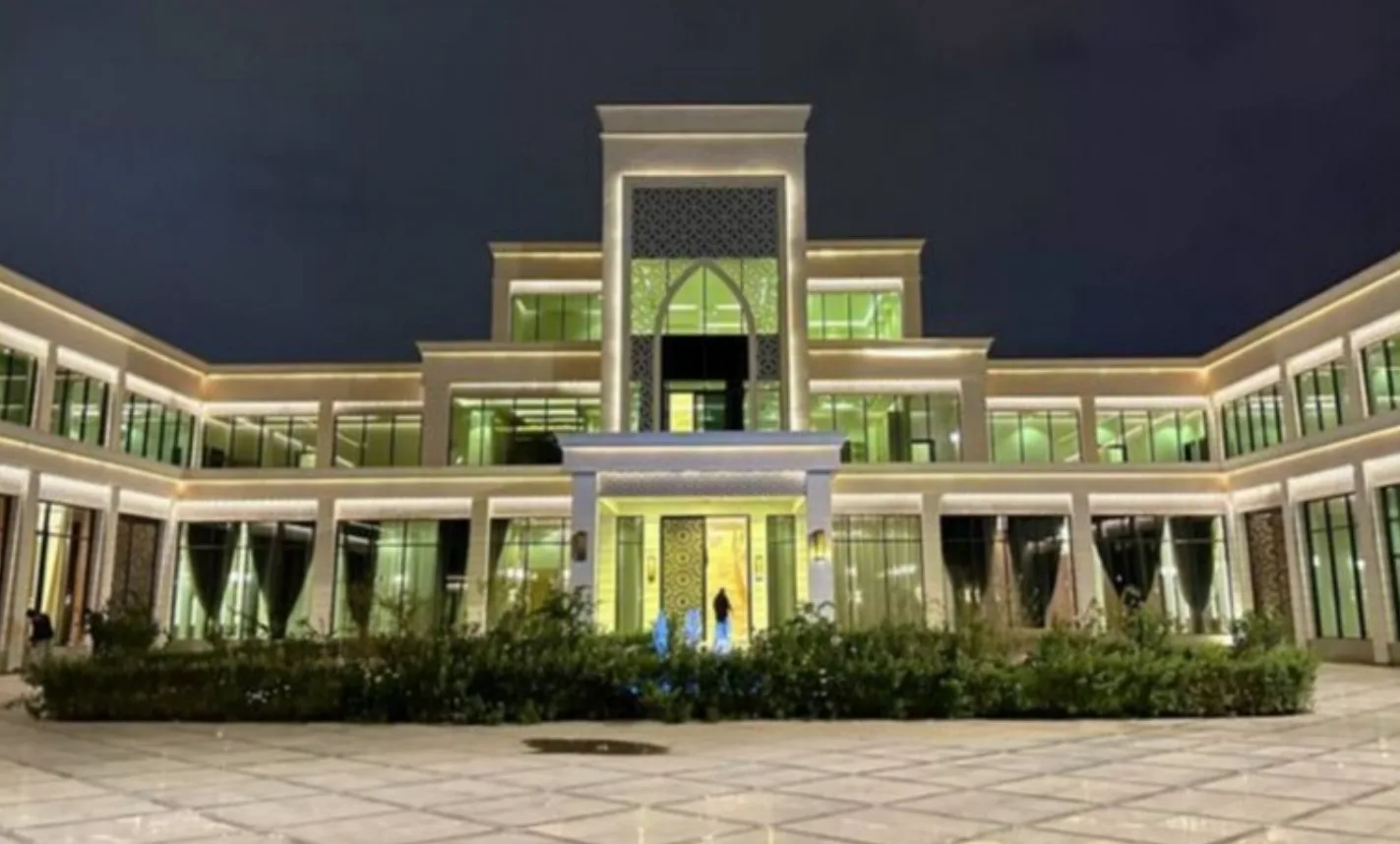 فيديو .. النيران تلتهم قصر فريق باور بالسعودية