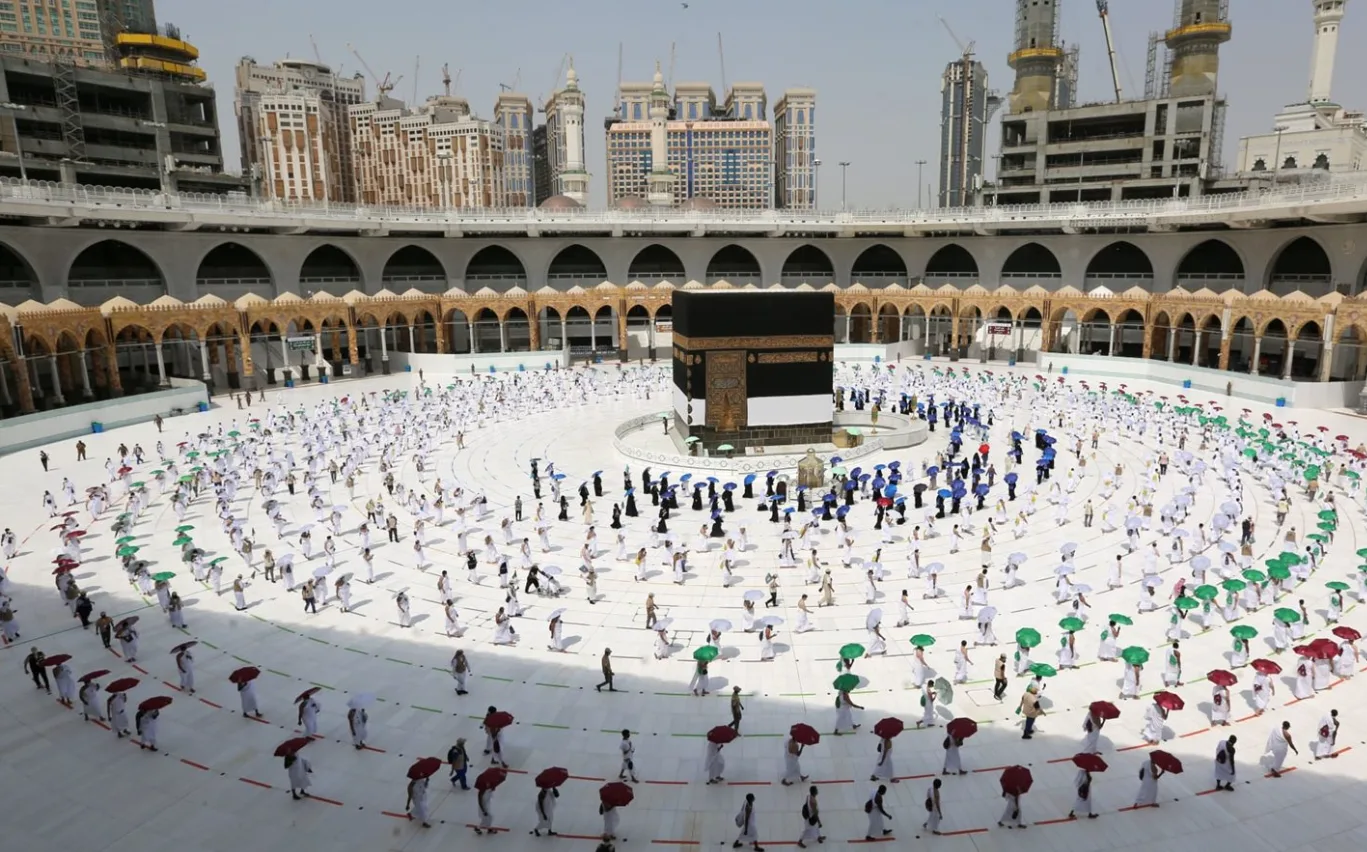 مكة تبدأ استقبال حجاج الداخل لأداء طواف القدوم