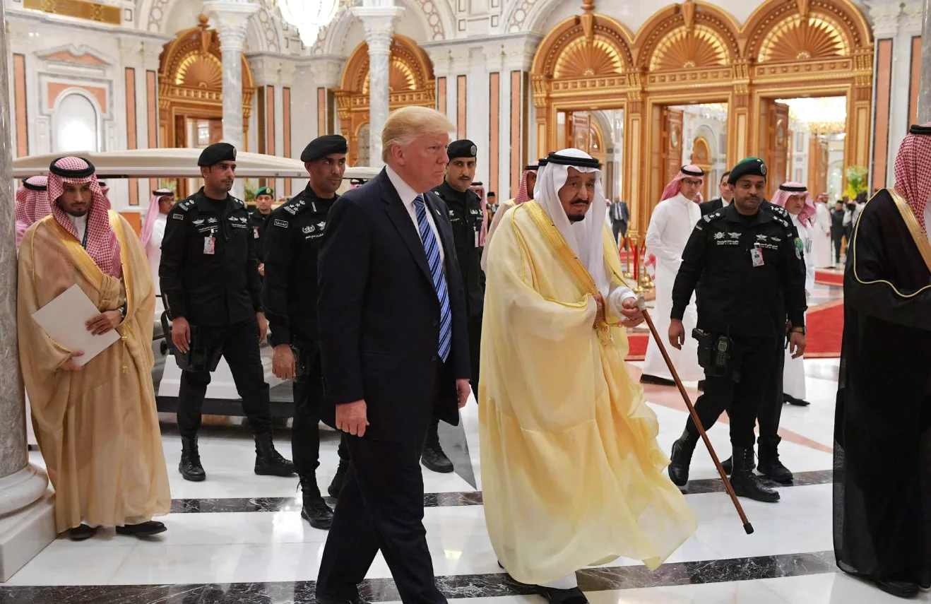السعودية تستقبل ترامب في زيارة تاريخية محورية