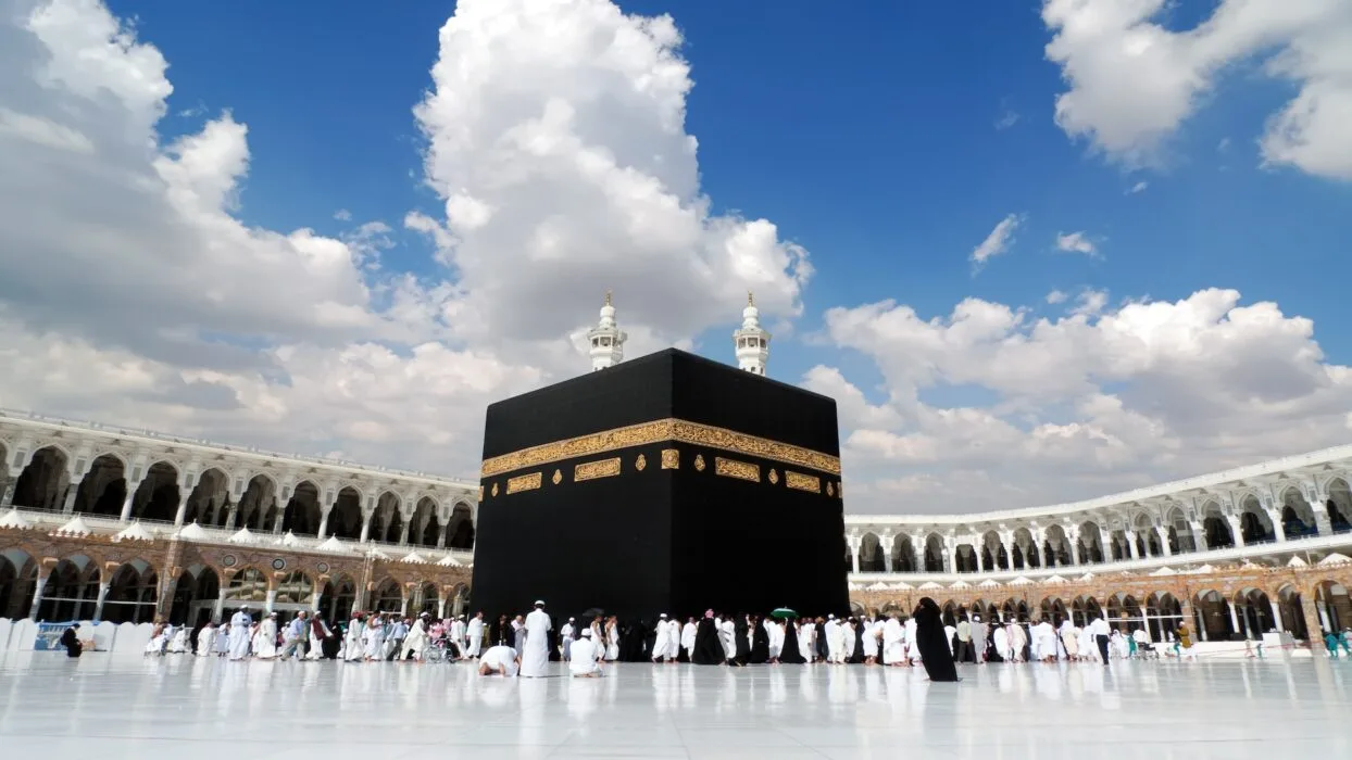 عيد الفطر 2025 في السعودية: دليل احتفال لا ينسى