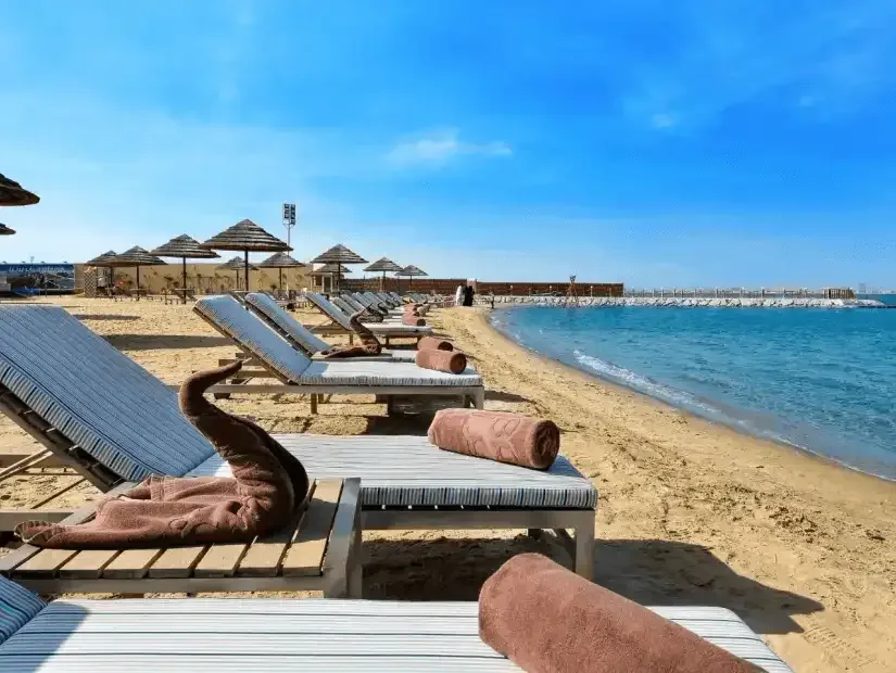 الدليل الكامل لاستكشاف شاطئ العزيزية في الخبر، السعودية