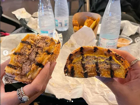 أفضل 5 شاحنات طعام في السعودية - صورة 2