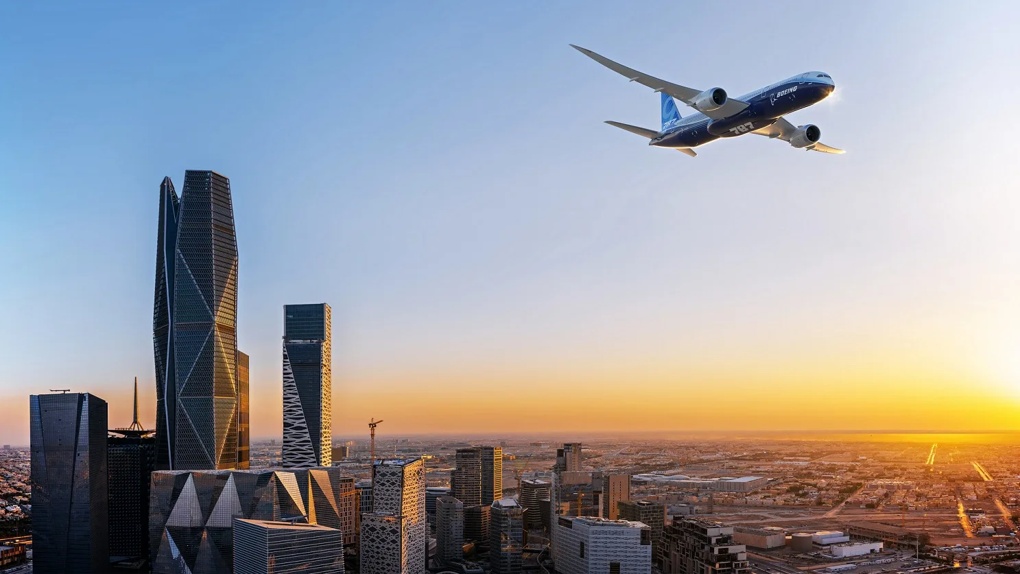 كم تبلغ المسافة من المدينة إلى الرياض؟