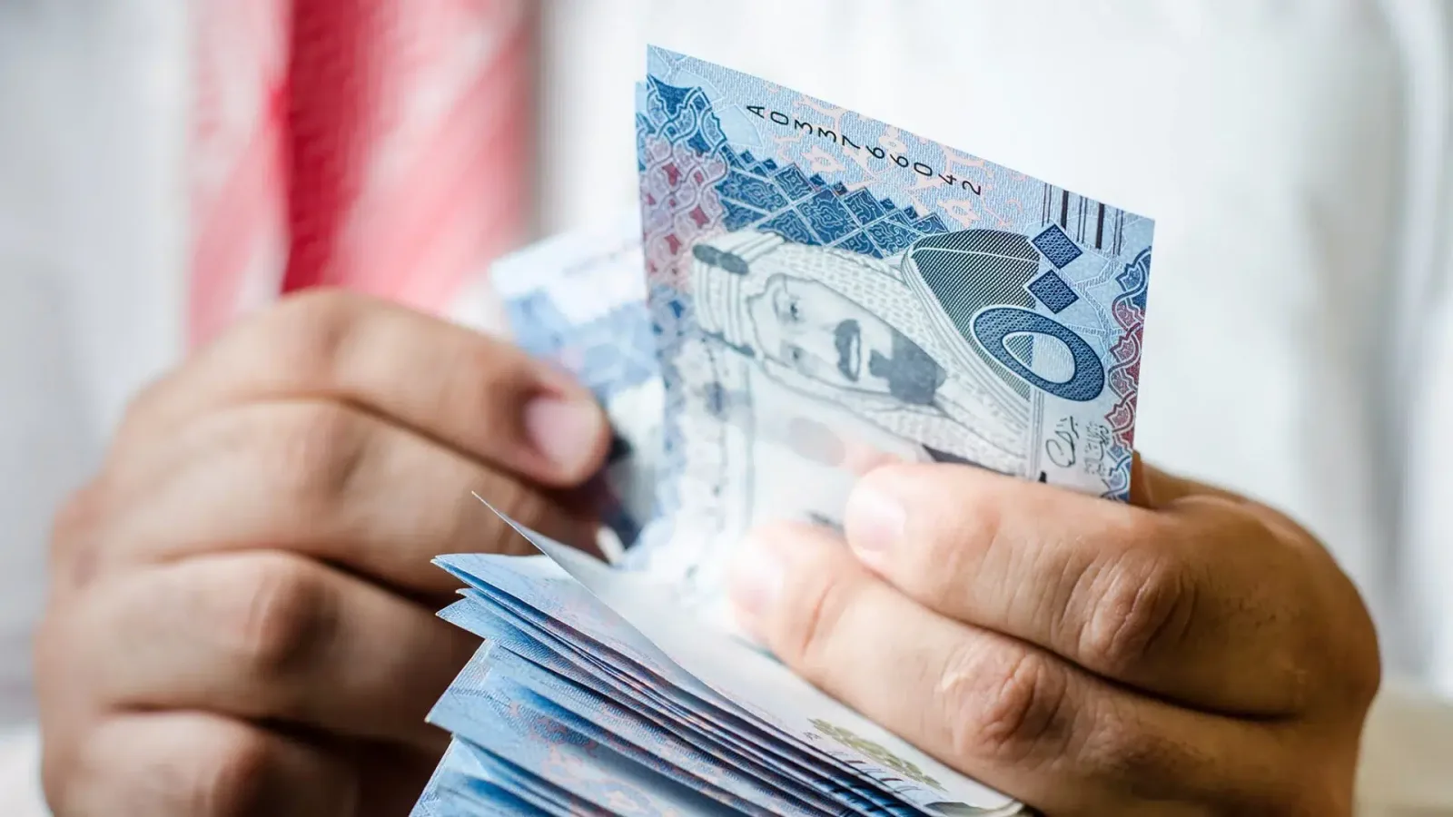 السن القانوني لفتح حساب بنكي في السعودية