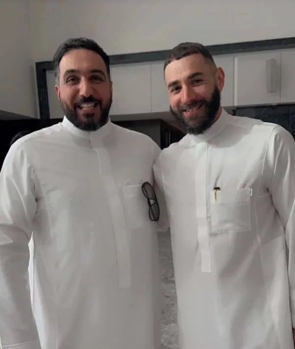 كريم بنزيمه يظهر بالثوب السعودي