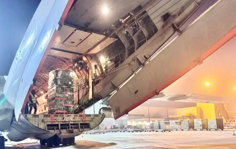 الطائرة السعودية الإغاثية الـ 11 تغادر إلى سوريا حاملة 28 طناً من المساعدات