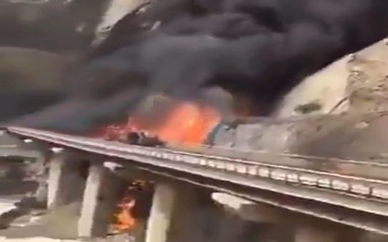 مصرع 45 معتمراً هندياً بعد اصطدام حافلتهم بصهريج وقود في المدينة المنورة