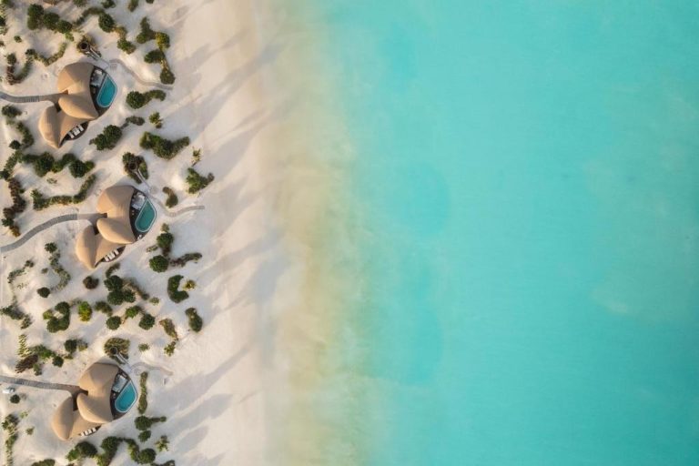 أشهر منتجعات البحر الأحمر في السعودية