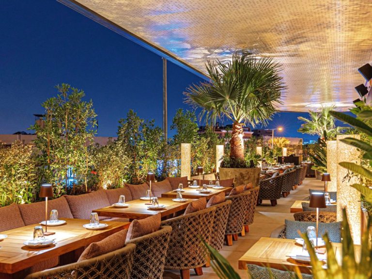 مطاعم فطور بالرياض جلسات خارجية