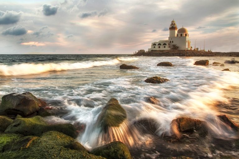 الحياة على الشاطئ: 5 من أفضل الأماكن الساحلية في جدة