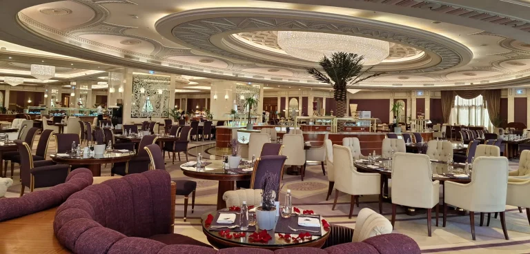 أفضل 5 مطاعم للعائلات فيها منطقة ألعاب في الرياض