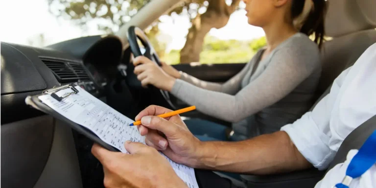 مدارس تعليم قيادة للنساء بجده